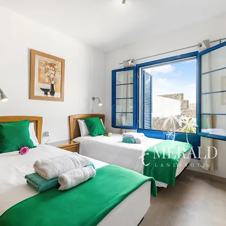 Casa Papagayo Rocas - Heated Pool & Air Conditioning - Emerald Lanzarote Vakantiehuis *