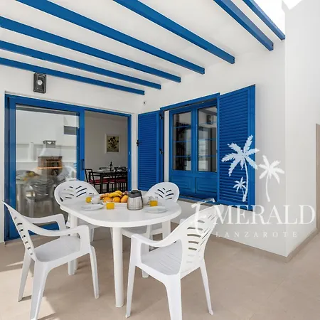 Vakantiehuis Casa Papagayo Rocas - Heated Pool & Air Conditioning - Emerald Lanzarote Playa Blanca (Lanzarote)